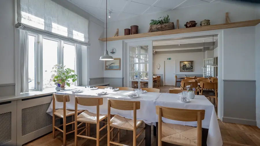 Dækket bord i restauranten